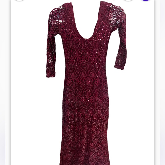 Blu Sage Burgundy Sequin gown - Picture 5 of 9